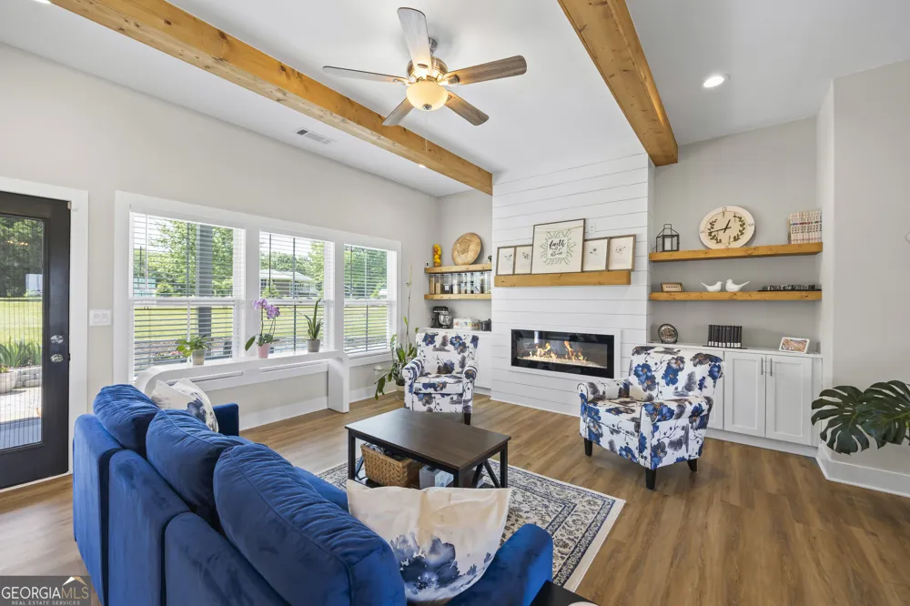 209 Unawatti RD Canon, GA 30520