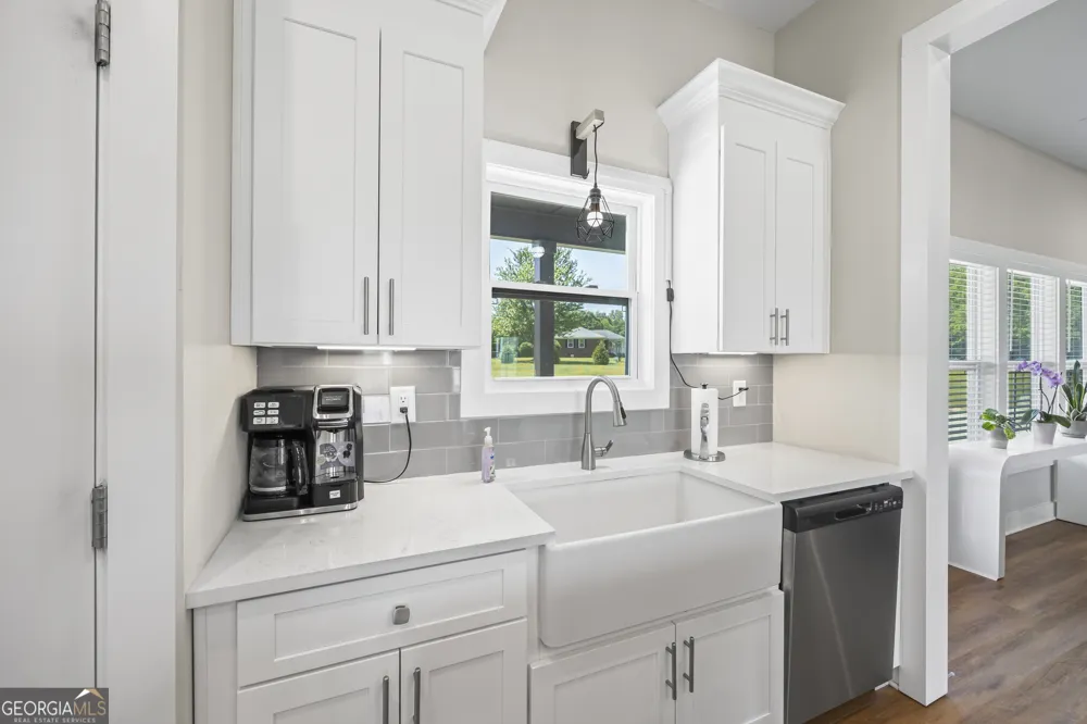 209 Unawatti RD Canon, GA 30520