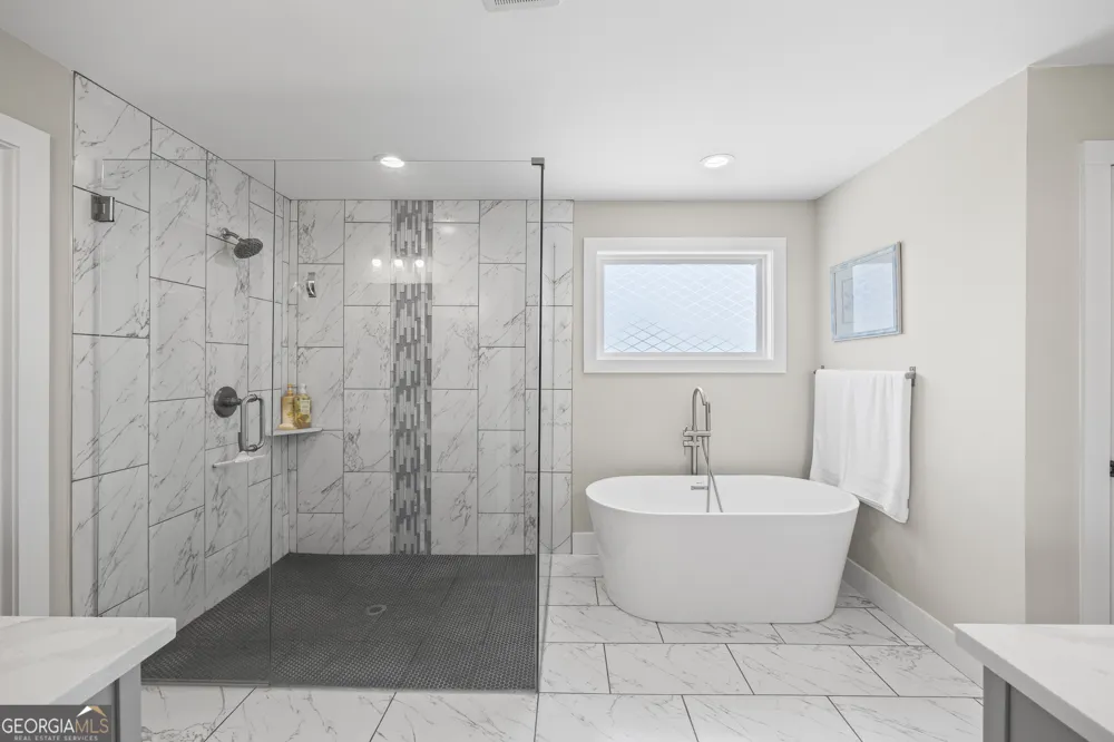 209 Unawatti RD Canon, GA 30520