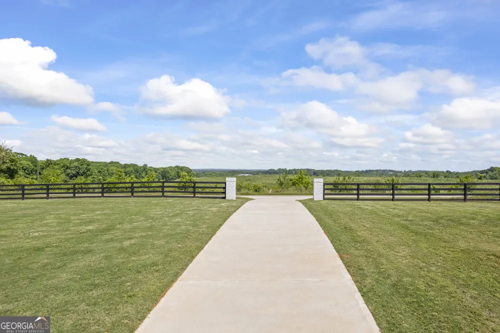 209 Unawatti RD Canon, GA 30520