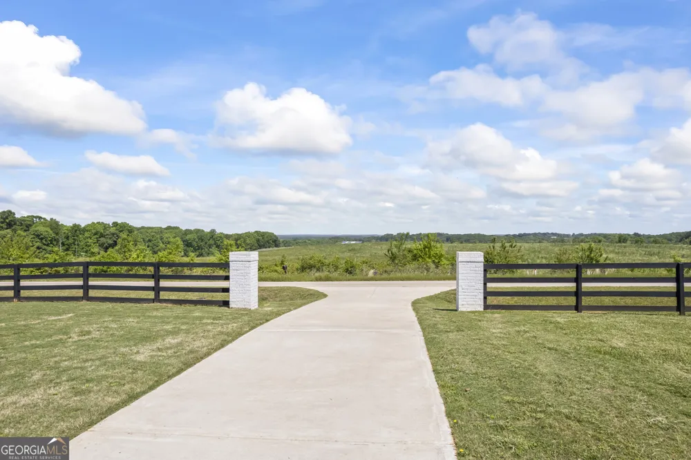 209 Unawatti RD Canon, GA 30520