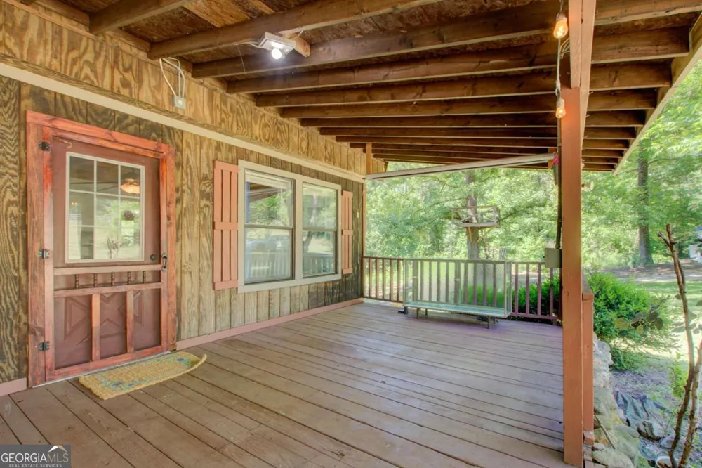 8176 E HIGHWAY 5 Whitesburg, GA 30185