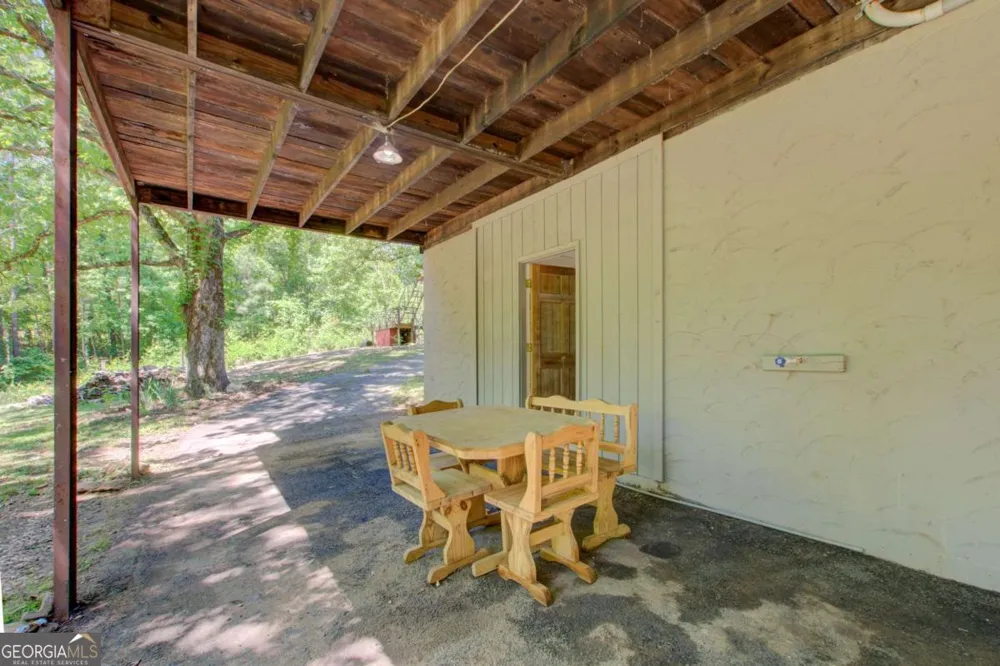 8176 E HIGHWAY 5 Whitesburg, GA 30185