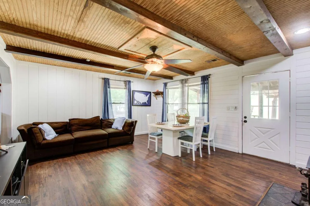 8176 E HIGHWAY 5 Whitesburg, GA 30185
