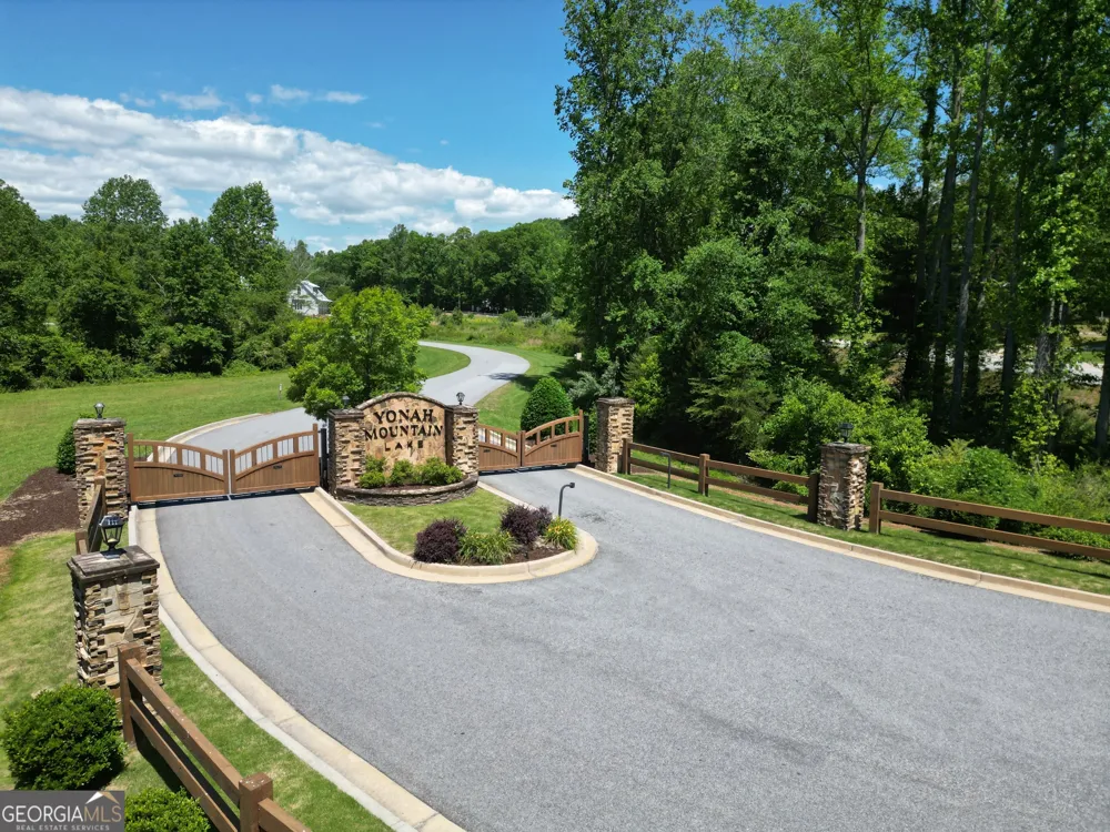 990 Yonah Lake DR Sautee Nacoochee, GA 30571