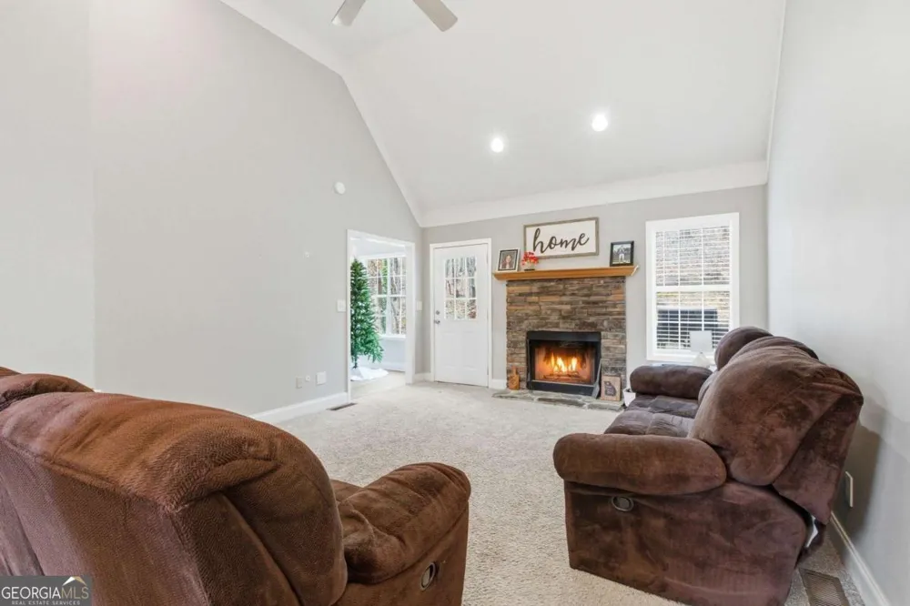158 Ridge LN Lula, GA 30554