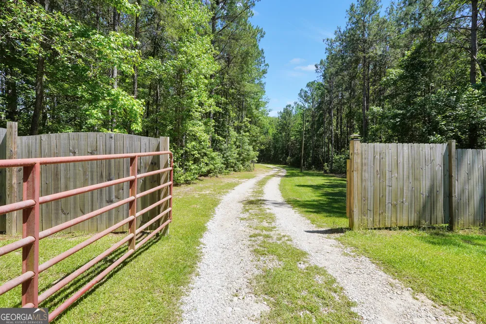 2714 Weems RD Molena, GA 30258
