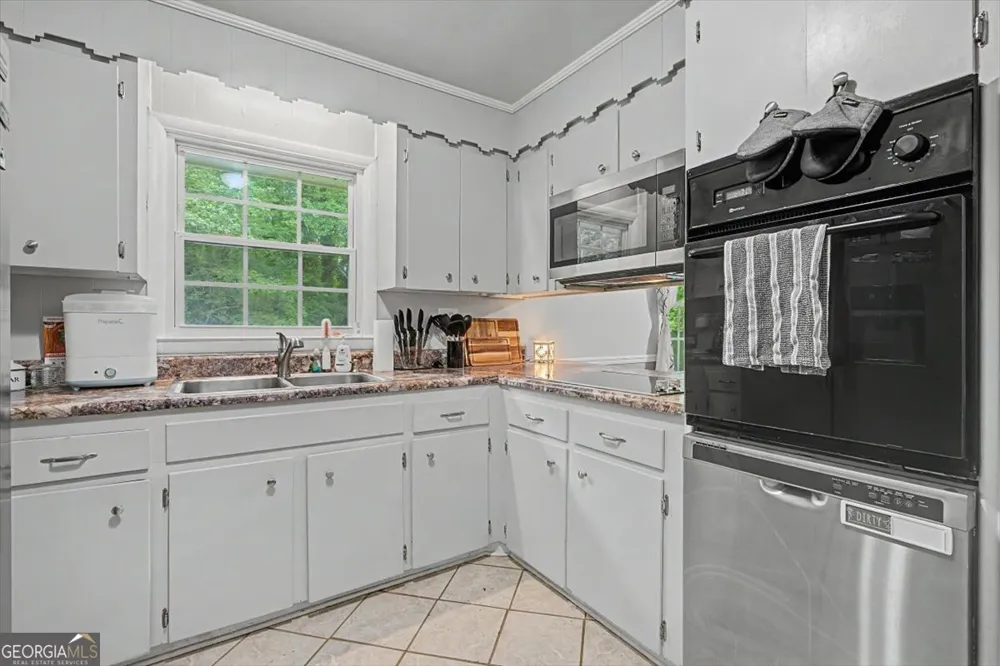 98 James ST Tallapoosa, GA 30176