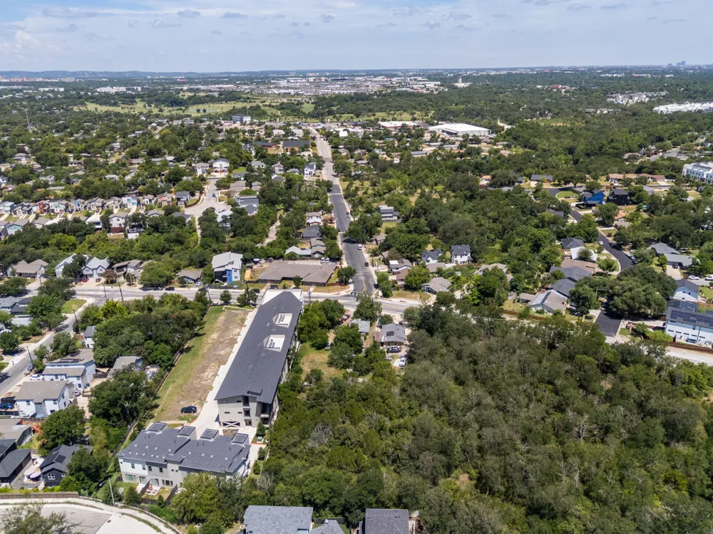 1813 Webberville Road Austin, TX 78721