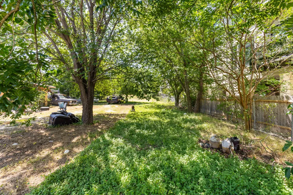 1813 Webberville Road Austin, TX 78721