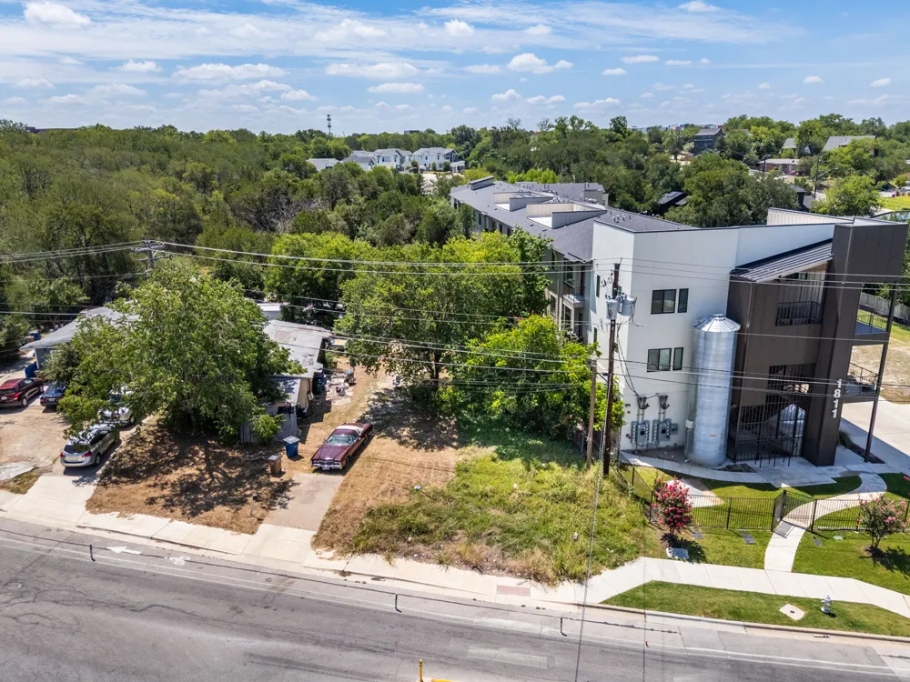 1813 Webberville Road Austin, TX 78721