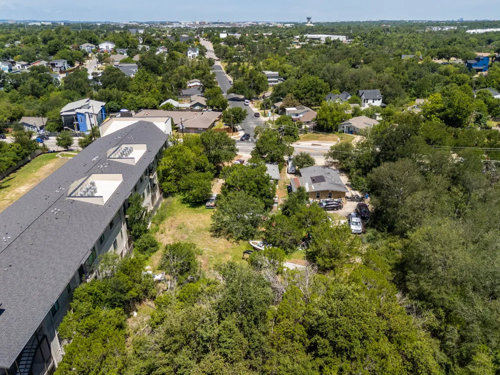 1813 Webberville Road Austin, TX 78721