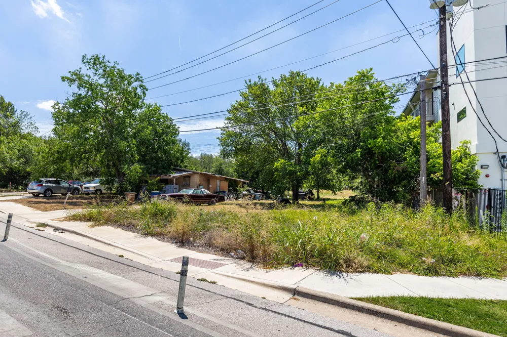 1813 Webberville Road Austin, TX 78721