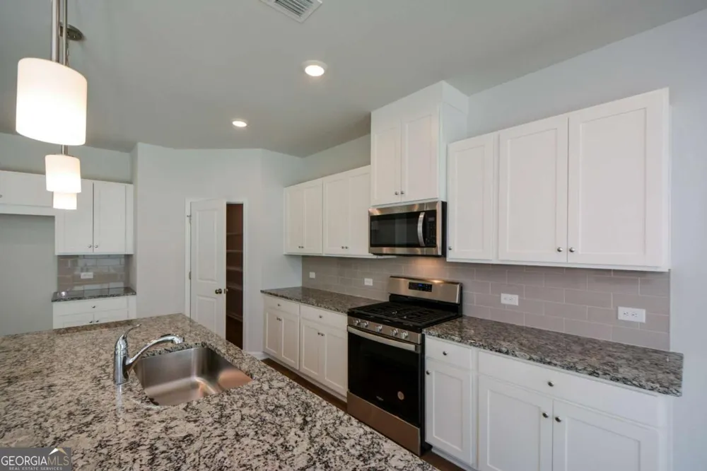 104 Green Love LN Grayson, GA 30017