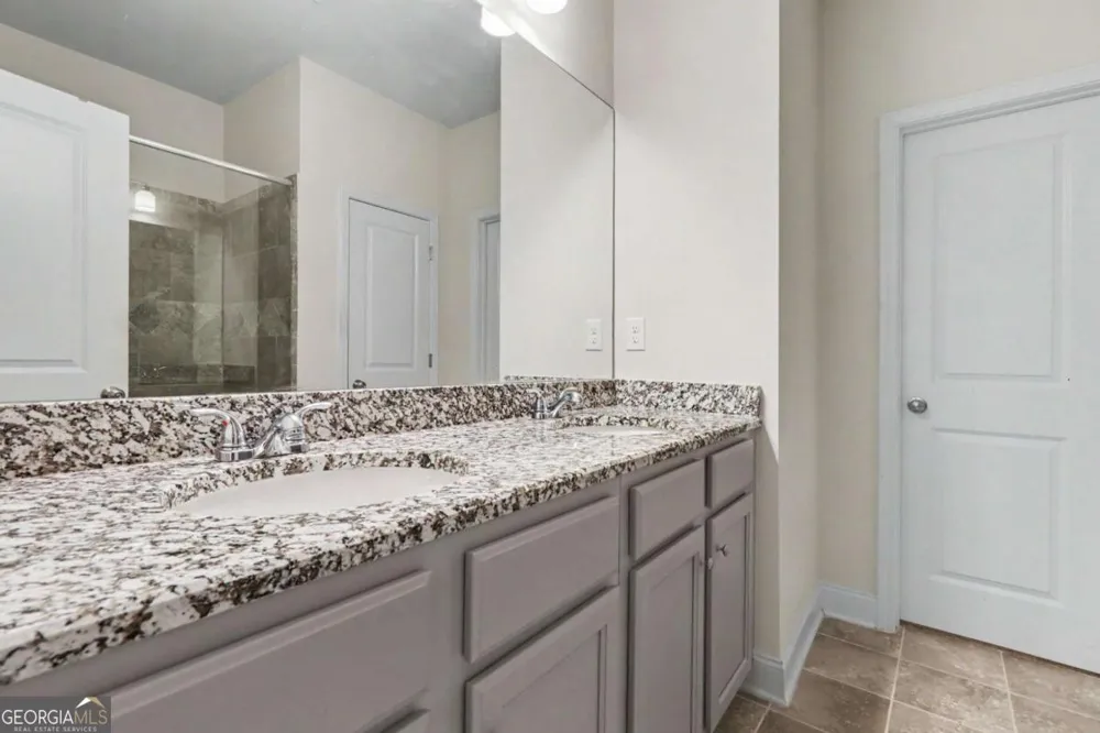 85 Castlemoor LOOP Adairsville, GA 30103