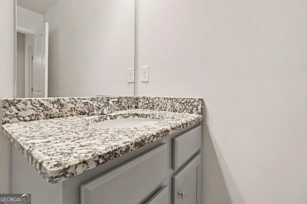 85 Castlemoor LOOP Adairsville, GA 30103