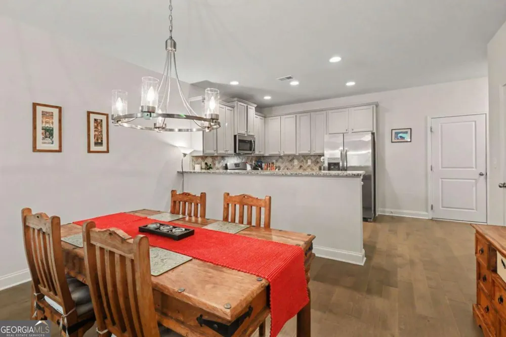 85 Castlemoor LOOP Adairsville, GA 30103