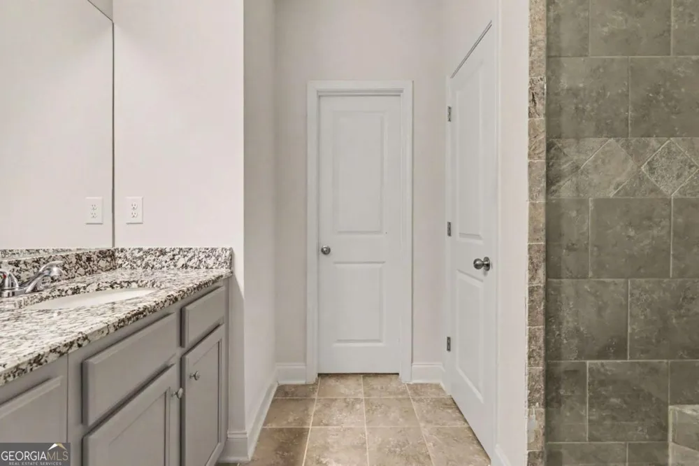 85 Castlemoor LOOP Adairsville, GA 30103