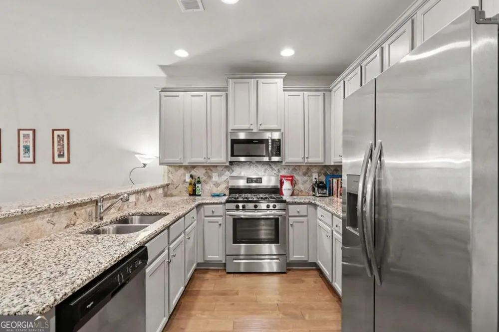 85 Castlemoor LOOP Adairsville, GA 30103