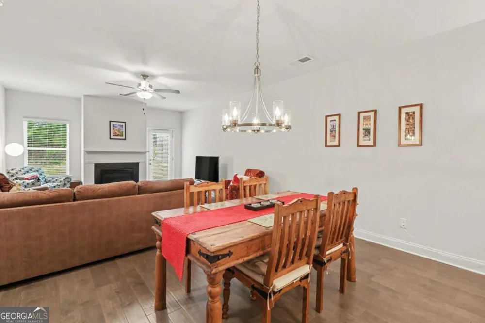 85 Castlemoor LOOP Adairsville, GA 30103