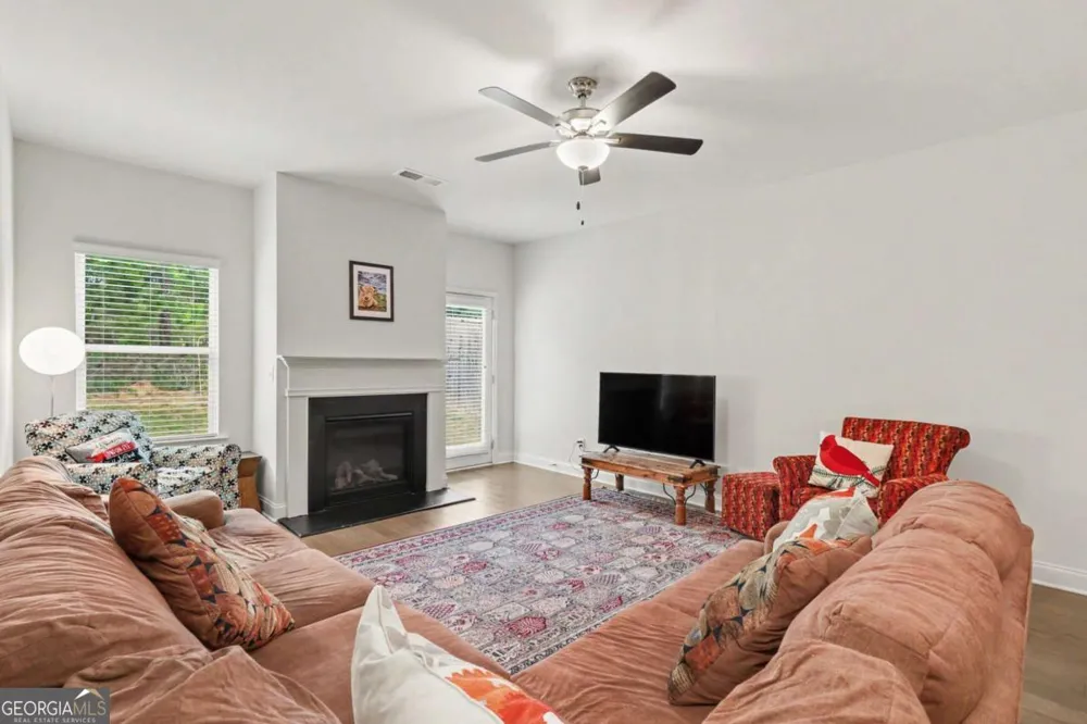 85 Castlemoor LOOP Adairsville, GA 30103