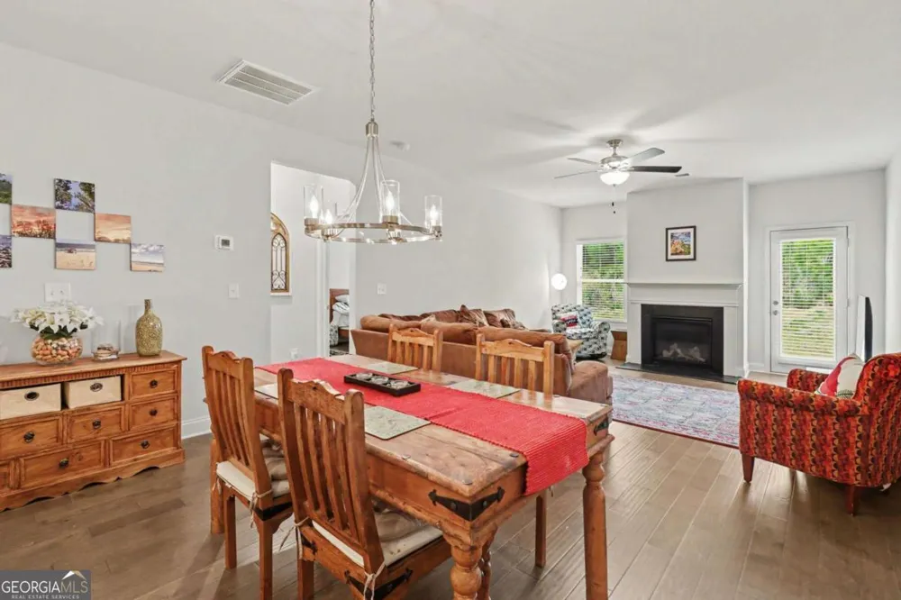 85 Castlemoor LOOP Adairsville, GA 30103