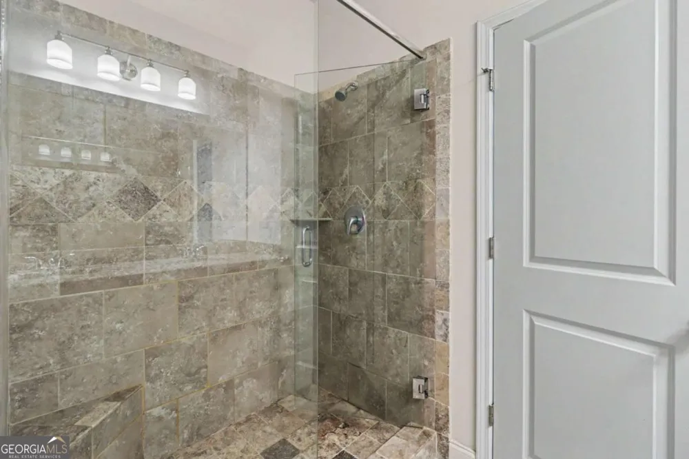 85 Castlemoor LOOP Adairsville, GA 30103