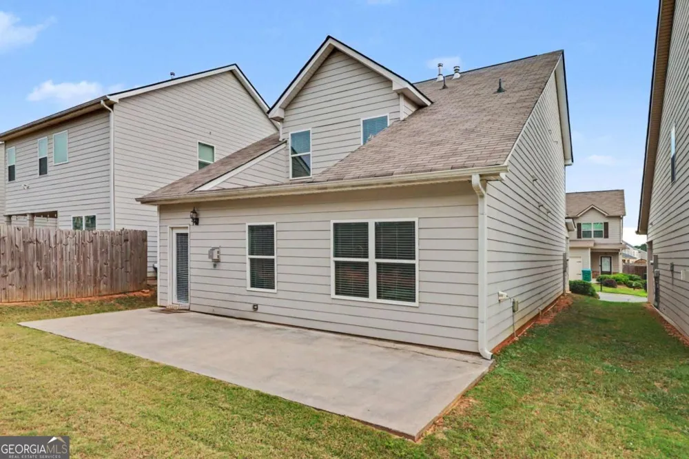 85 Castlemoor LOOP Adairsville, GA 30103