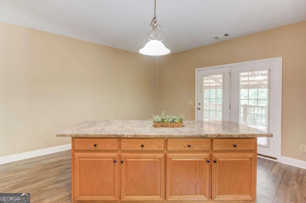165 John Sharp RD Colbert, GA 30628