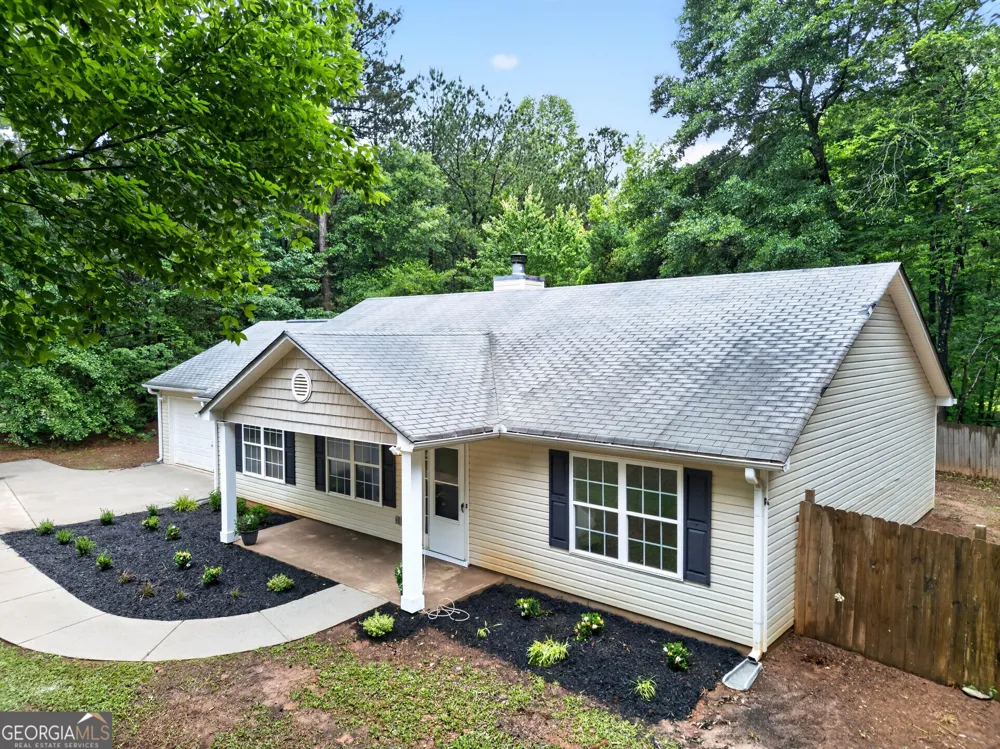 48 Fawn DR Grantville, GA 30220