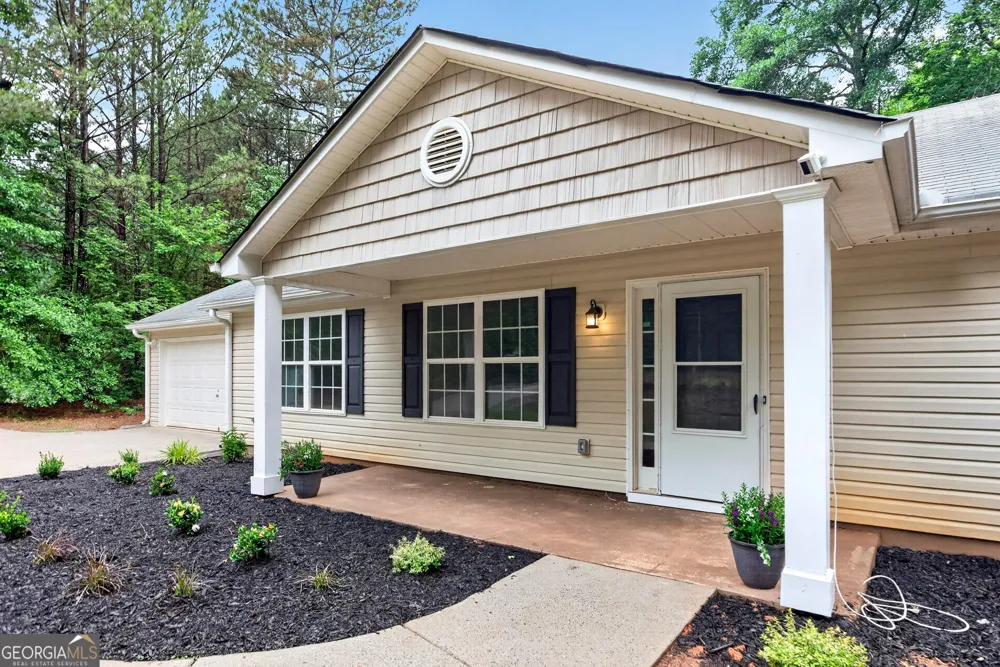 48 Fawn DR Grantville, GA 30220
