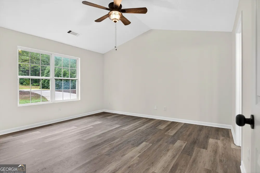 48 Fawn DR Grantville, GA 30220
