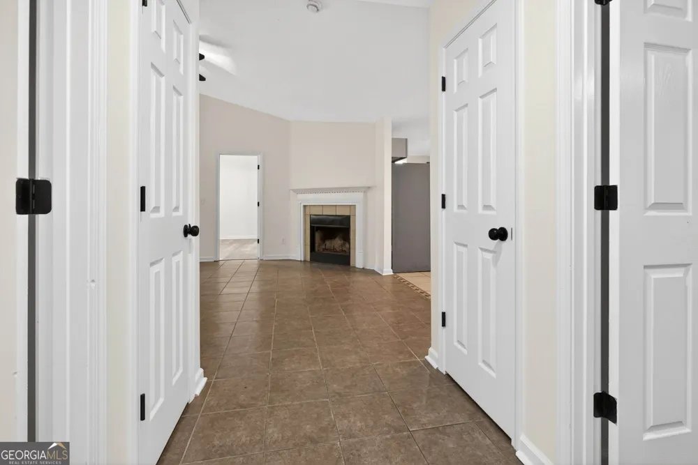 48 Fawn DR Grantville, GA 30220