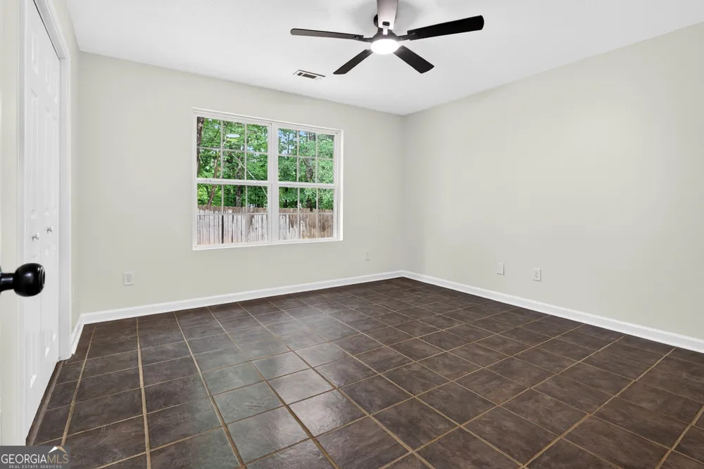 48 Fawn DR Grantville, GA 30220