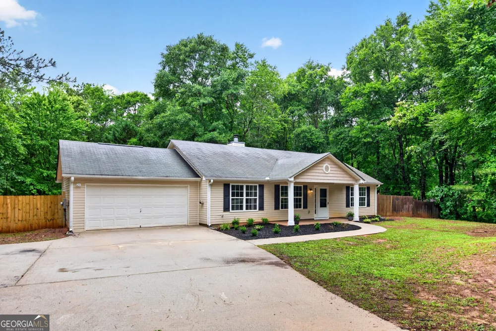 48 Fawn DR Grantville, GA 30220