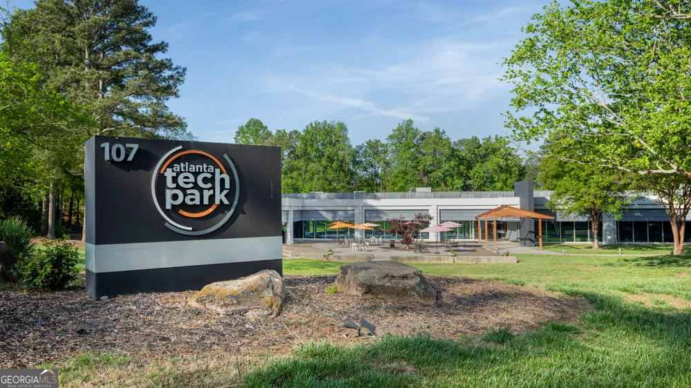 5645 PEACH ORCHARD TRL Peachtree Corners, GA 30092