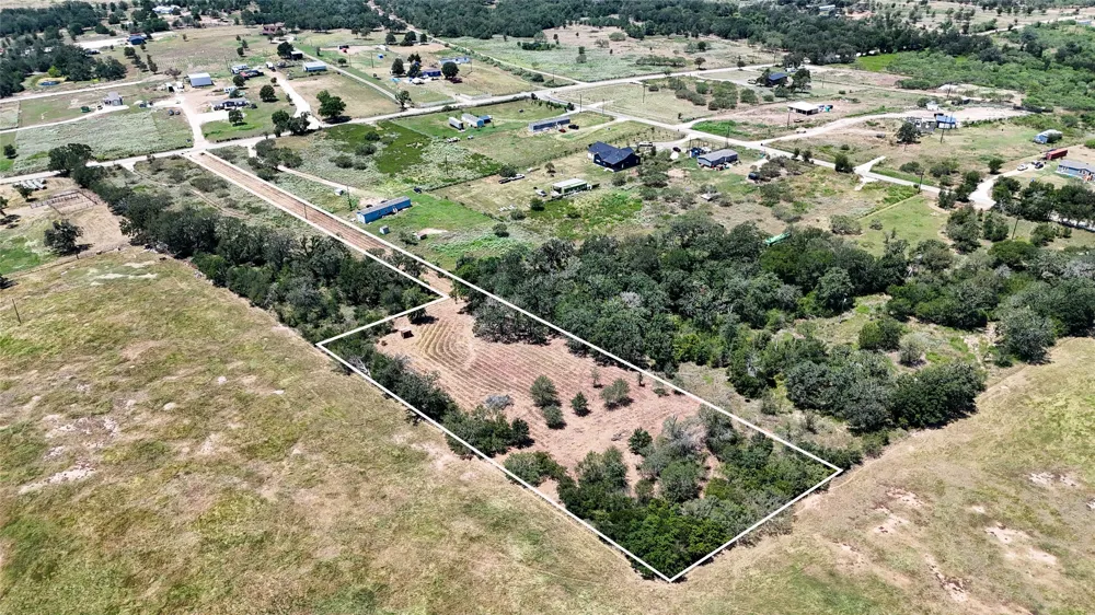 4177 Old Colony Line Road Lockhart, TX 78644