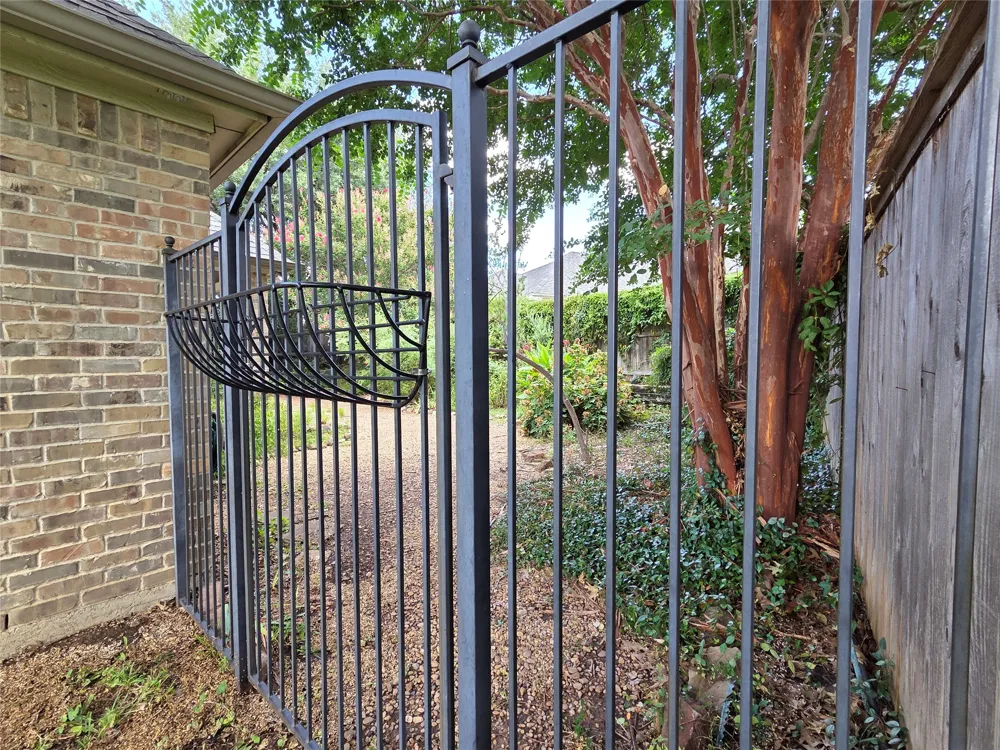 1121 Gabriel Lane Fort Worth, TX 76116