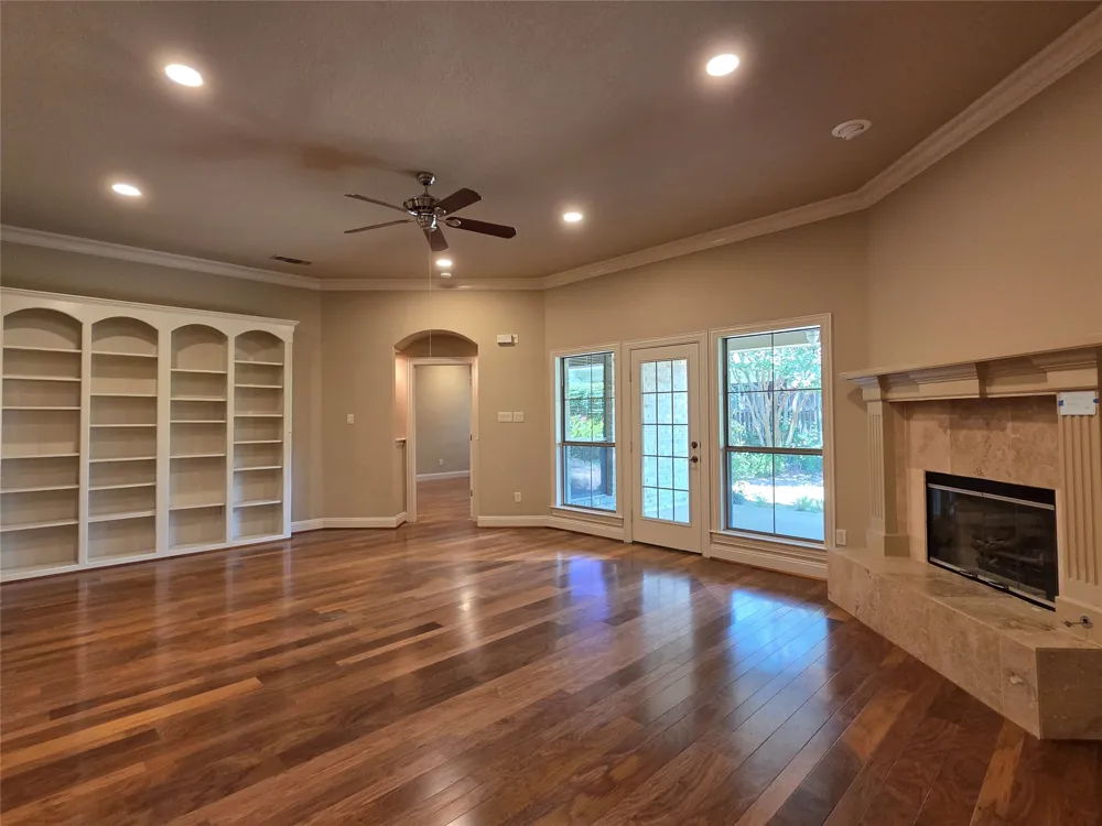 1121 Gabriel Lane Fort Worth, TX 76116