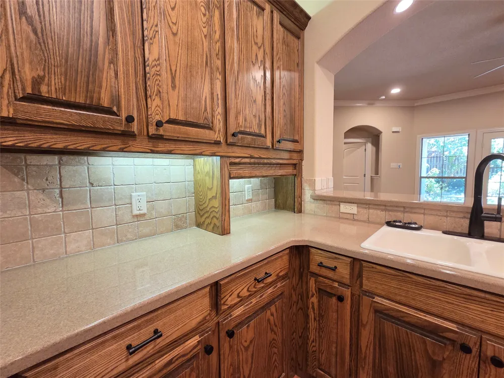 1121 Gabriel Lane Fort Worth, TX 76116