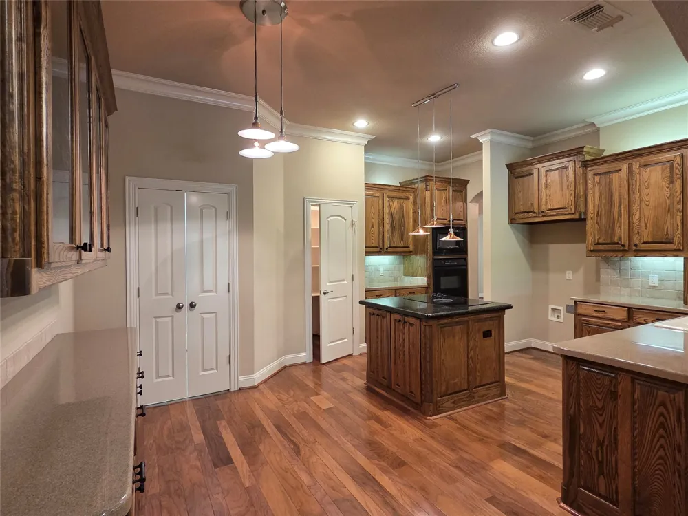 1121 Gabriel Lane Fort Worth, TX 76116