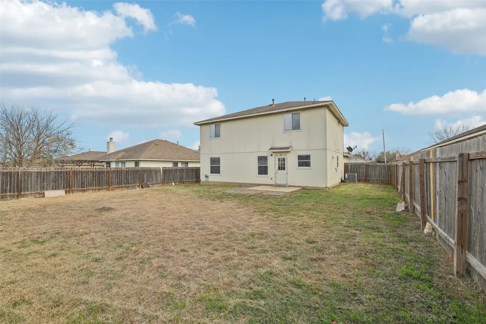208 Challenger Kyle, TX 78640