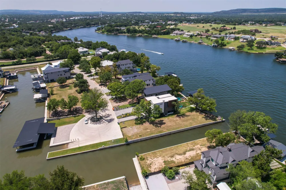 39 Harris Loop Kingsland, TX 78639