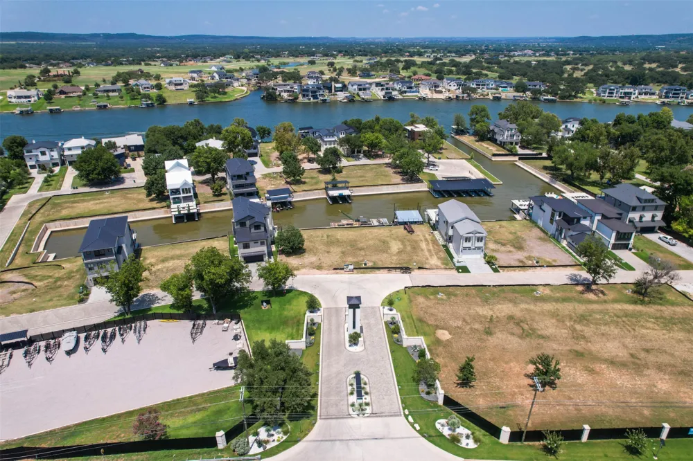 39 Harris Loop Kingsland, TX 78639