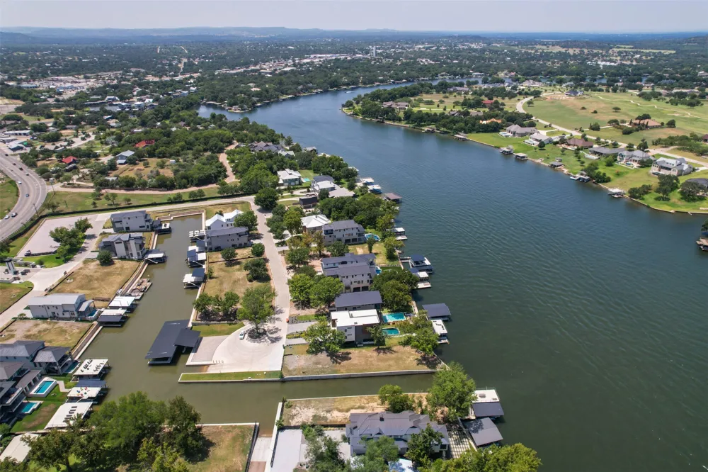 39 Harris Loop Kingsland, TX 78639