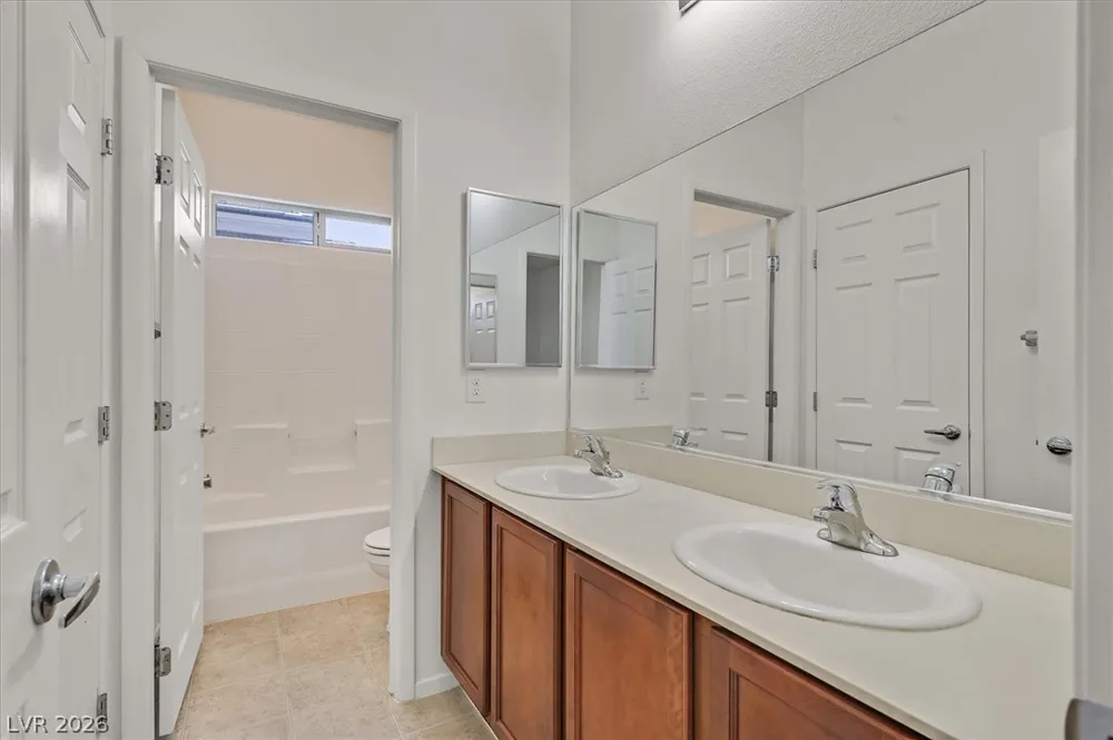 9599 Vega Carpio Avenue Las Vegas, NV 89178