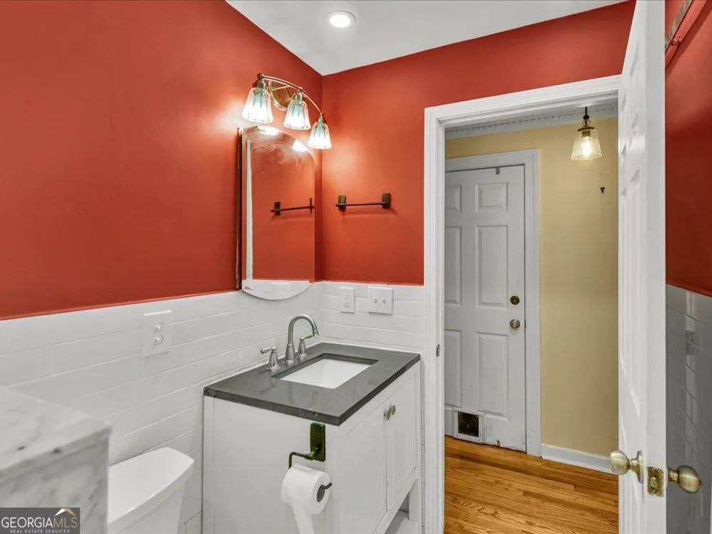 27 Planters DR SW Lilburn, GA 30047
