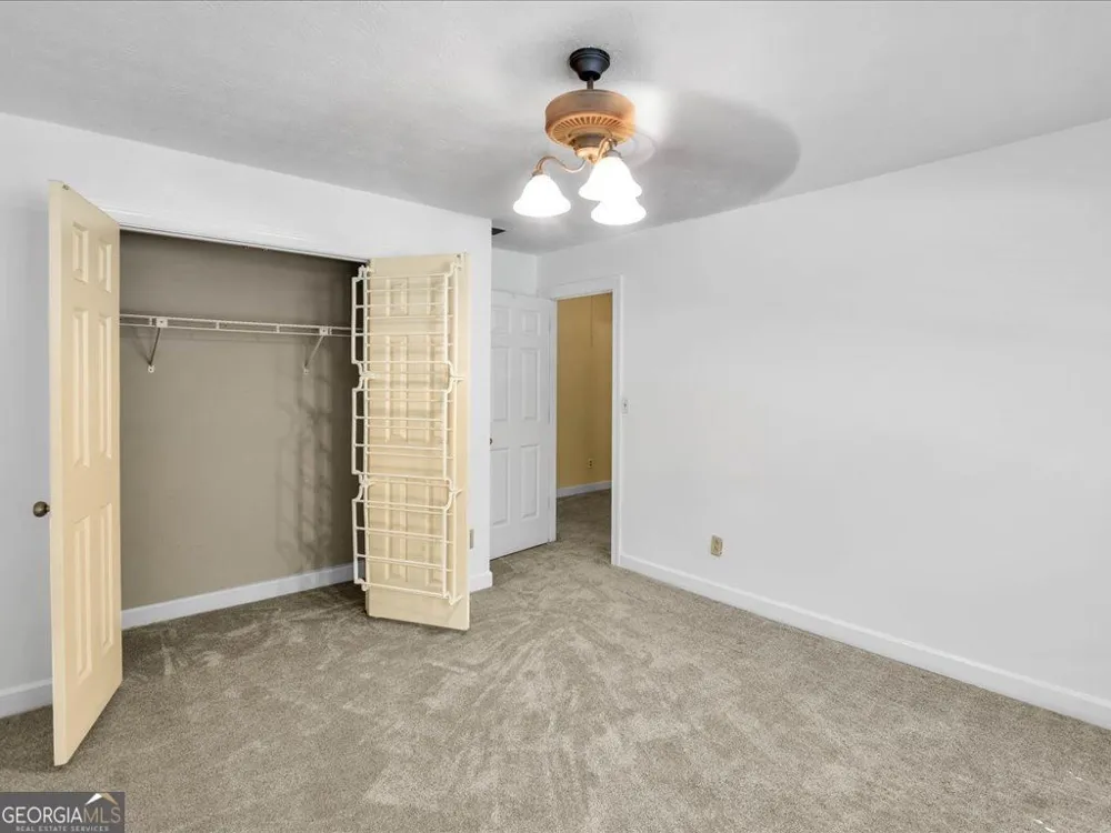 27 Planters DR SW Lilburn, GA 30047