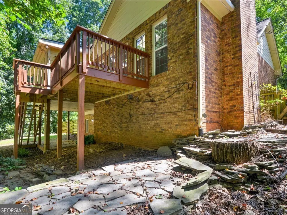 27 Planters DR SW Lilburn, GA 30047