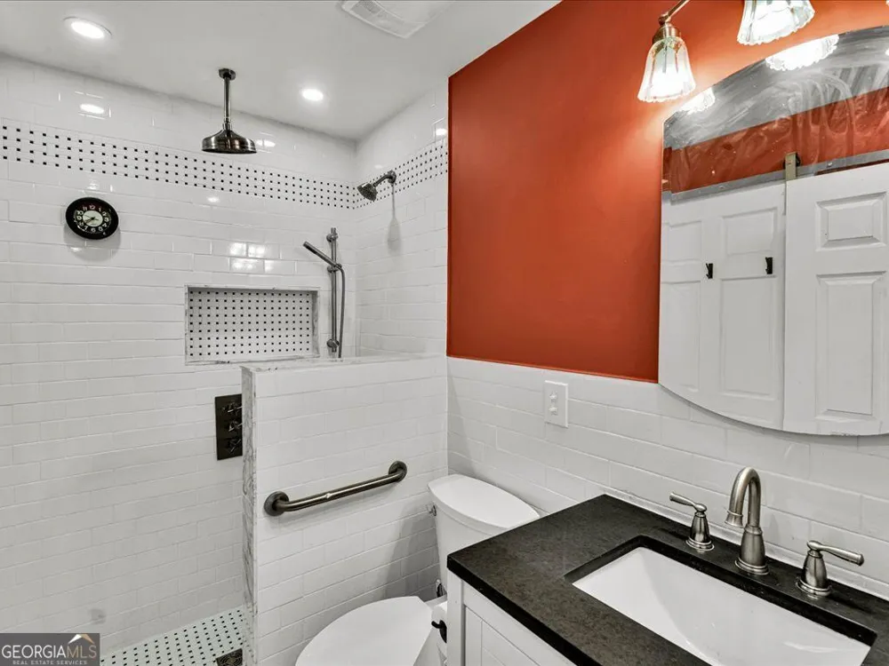 27 Planters DR SW Lilburn, GA 30047